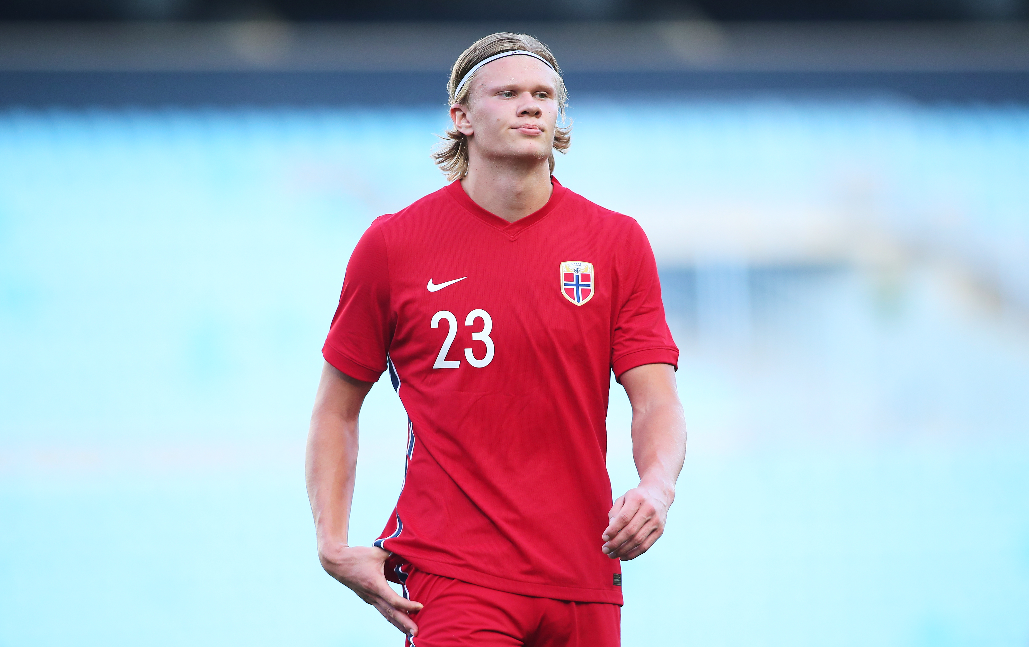 库里31+5创NBA神迹，勇士完败老鹰！巴特勒30+7+6，麦科勒姆首秀14中5